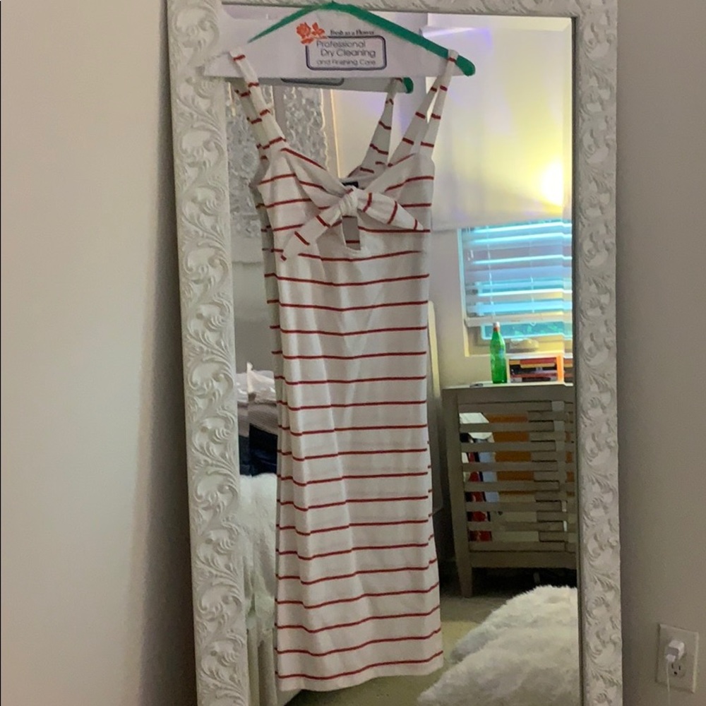 White with red striped dress tie front